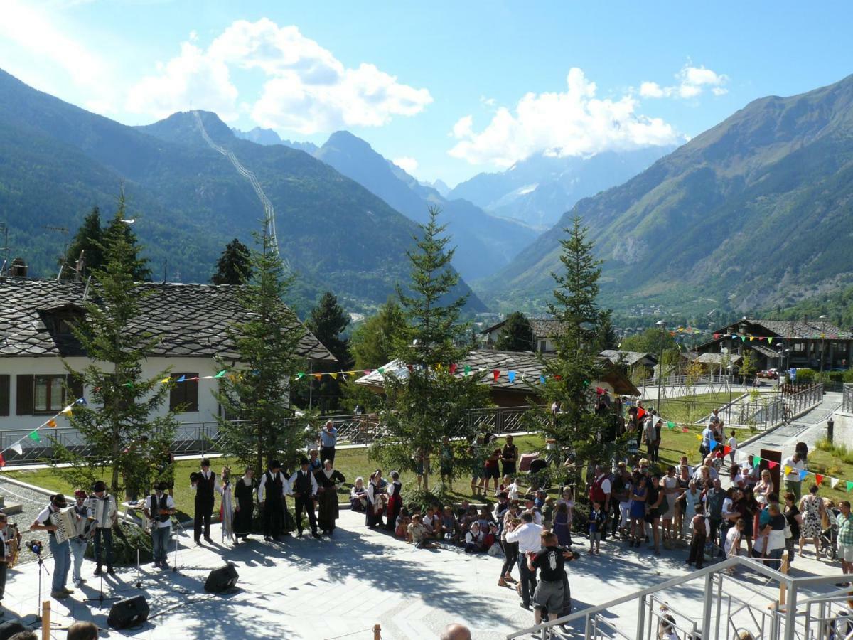 Appartamento Monte Bianco La Salle Dış mekan fotoğraf